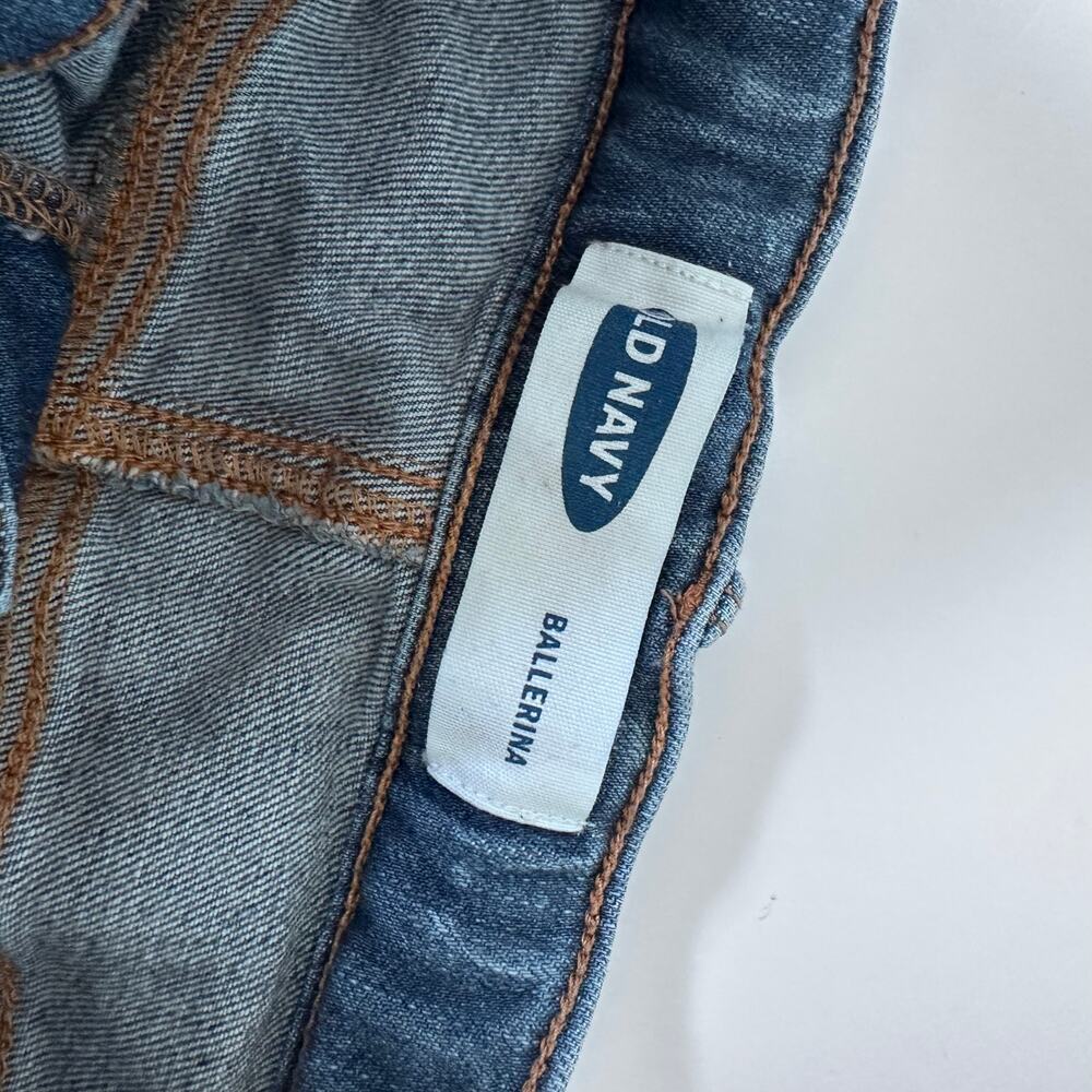 Old Navy shorts - Picture 4 of 6